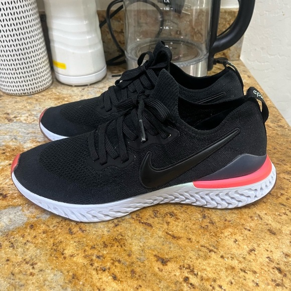 Nike Epic React size 9 - Picture 3 of 9